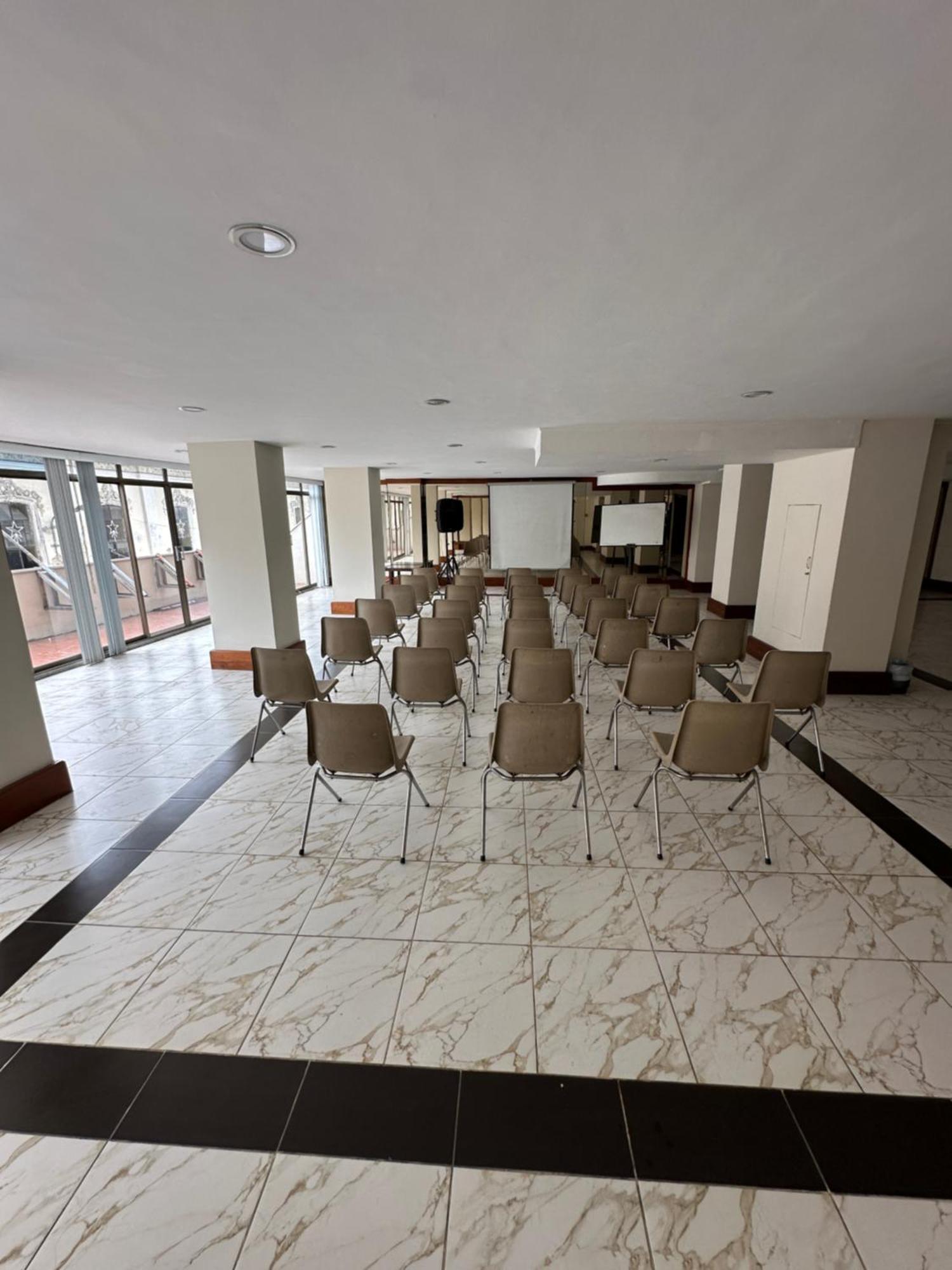 Hotel Presidente By Nass Куенка Екстериор снимка